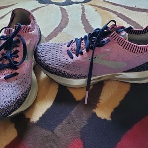 Brooks sneakers